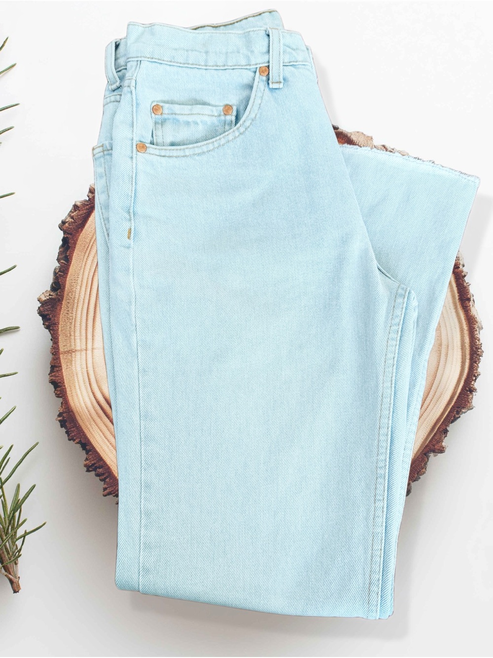 Esby Light Wash Women’s Jeans Straight Leg
